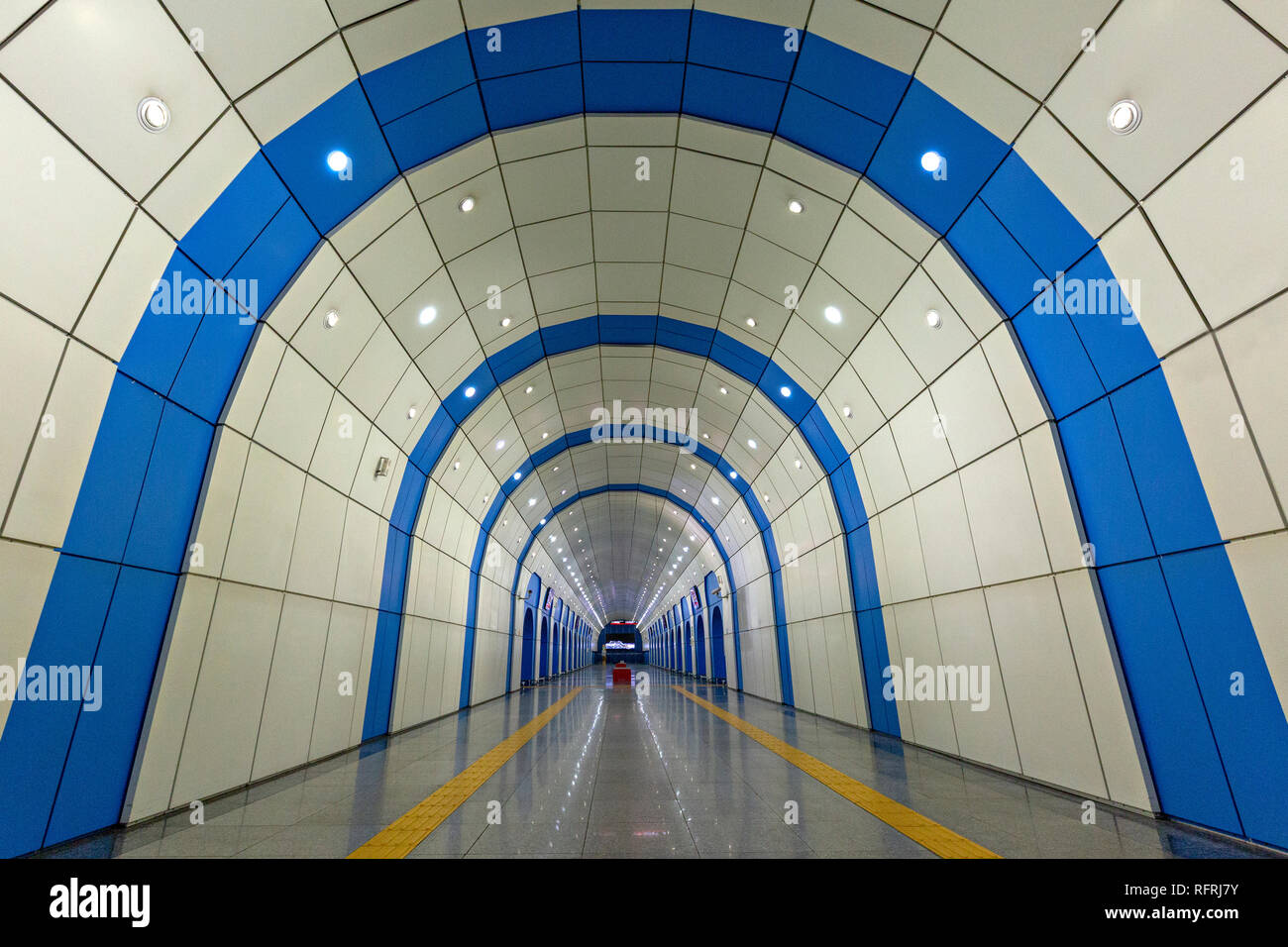 Baikonur Metro Station, in Almaty, Kasachstan. U-Bahn station ist benannt nach Weltraumbahnhof in Kazkahstan Stockfoto