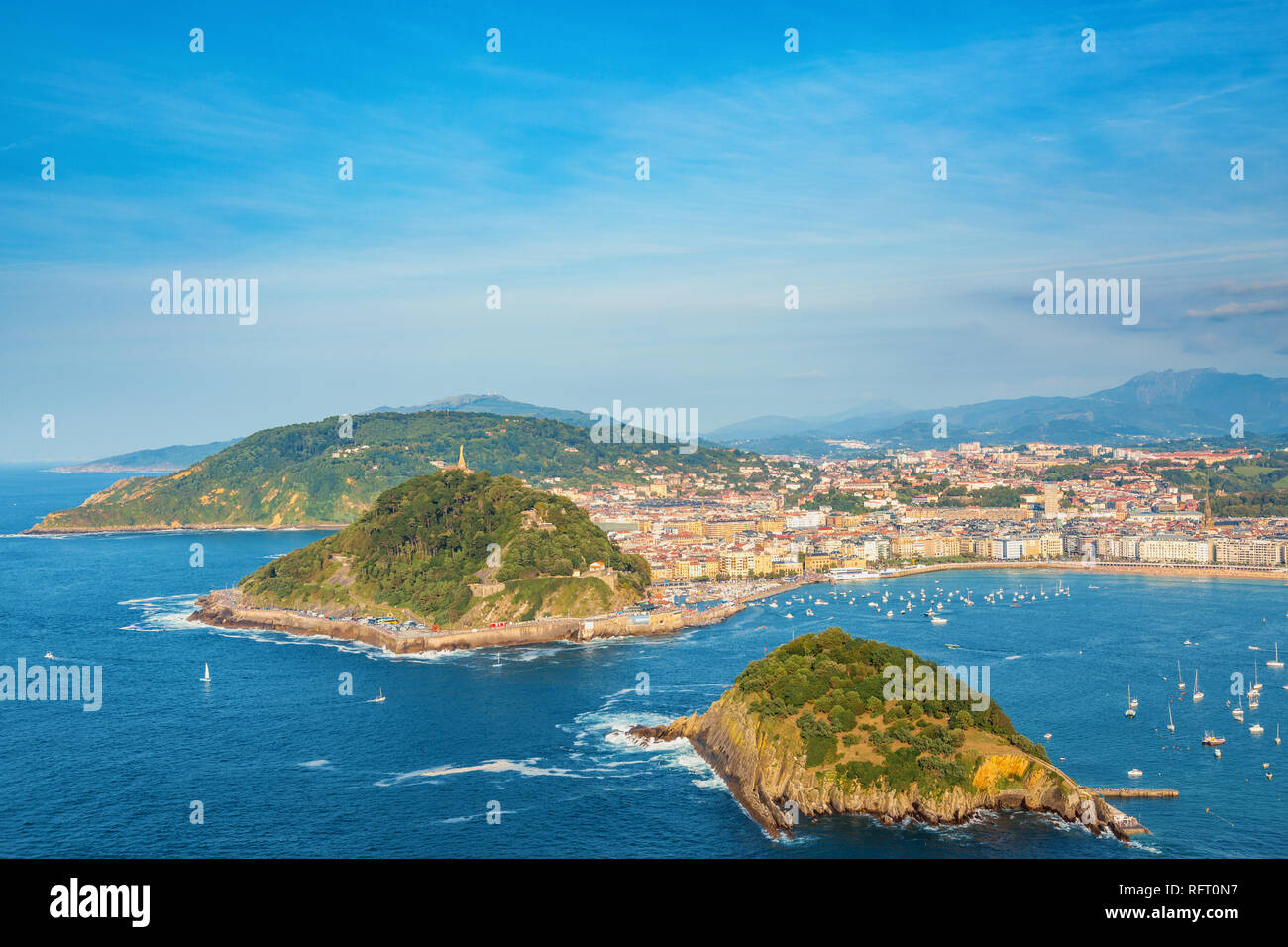 Donostia San Sebastia, Panoramablick auf die Stadt und die Bucht. Euskadi (Baskenland), Nordspanien. Stockfoto