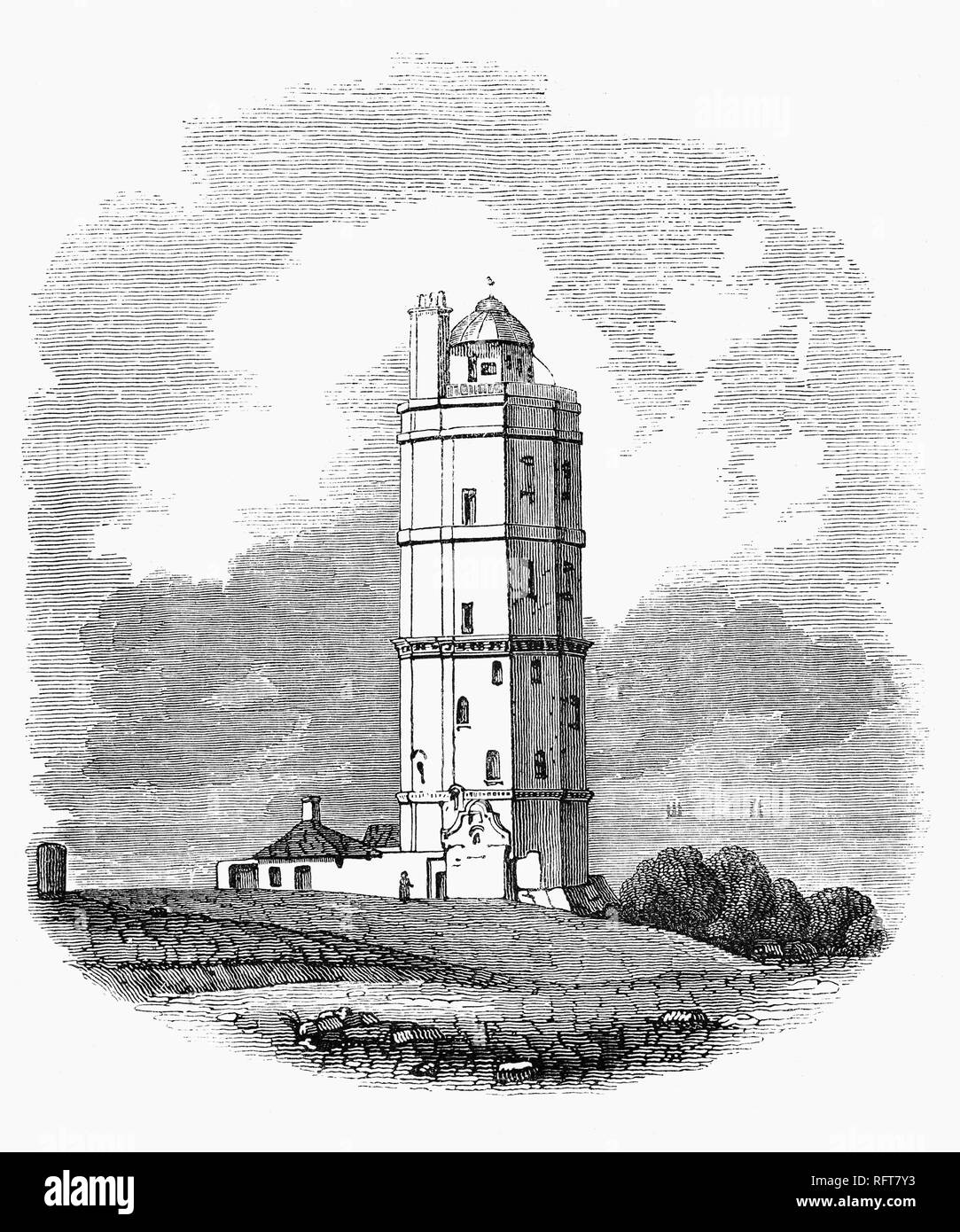 North Forland Leuchtturm auf dem Chalk landspitze an der Küste von Kent im Südosten Englands. Der Leuchtturm wurde im Jahre 1683 verbrannt, und am Ende des gleichen Jahrhunderts ersetzt mit einem starken achteckigen Struktur von Feuerstein. Auf der Oberseite errichtet wurde, ein eisernes Gitter ganz öffnen, um die Luft in das Feuer gehalten wurde, prallen in der Nacht. Um 1732 die Spitze der Leuchtturm war bedeckt mit einer Art Laterne mit große Schiebefenster mit dem Feuer gehalten wurde mit Balg hell. Aber der Plan nicht gut funktionieren und viele Schiffe waren auf dem Sand aus nicht zu sehen, das Licht verloren. Stockfoto