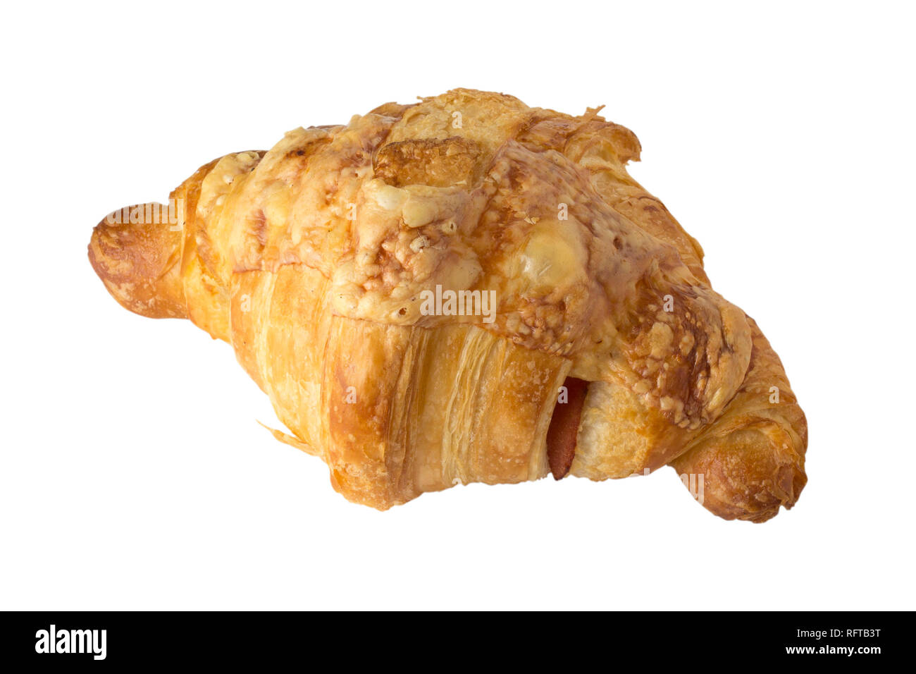Croissant mit Käse und Schinken isoliert auf Weiss mit Pfad Stockfoto