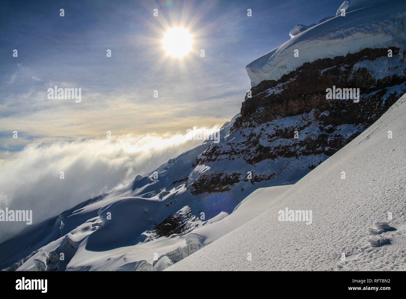 Einen atemberaubenden Blick auf einen Sonnenaufgang am Cotopaxi Vulkan, Ecuador Stockfoto