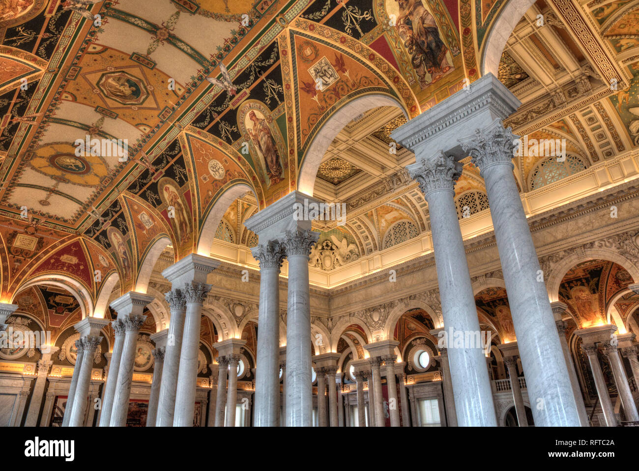 Decke und Wände, Mezzanine in der Großen Halle, Bibliothek des Kongresses, Washington D.C., Vereinigte Staaten von Amerika, Nordamerika Stockfoto