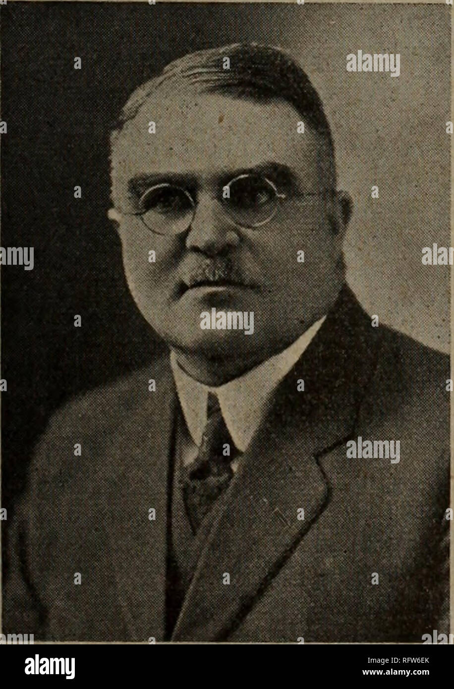 . Kanadische Forstindustrie Juli-Dezember 1923. Holzschlag; Wälder und Forstwirtschaft; Wald; Wald - zellstoffindustrie; Holz verarbeitenden Industrien. Colin C. Tyrer, Halifax, N. S. 70 S auf Fichte und 80 S auf Hartholz von Büchsen hat natürlich dazu beigetragen, Unternehmen bis zu einem gewissen Grad zu beschränken, aber nicht jedem ernsthaften Ausmaß, wie der Markt auf der anderen Seite nicht in der Lage ist, große Mengen von Holz, die vielleicht geliefert worden wäre, wenn die Büchsen zu 50 S und Penner bei gechartert worden sein könnte, zu absorbieren. Personen Urkunden der Dampfer haben zu 65 S von Restigou erfolgt. Stockfoto