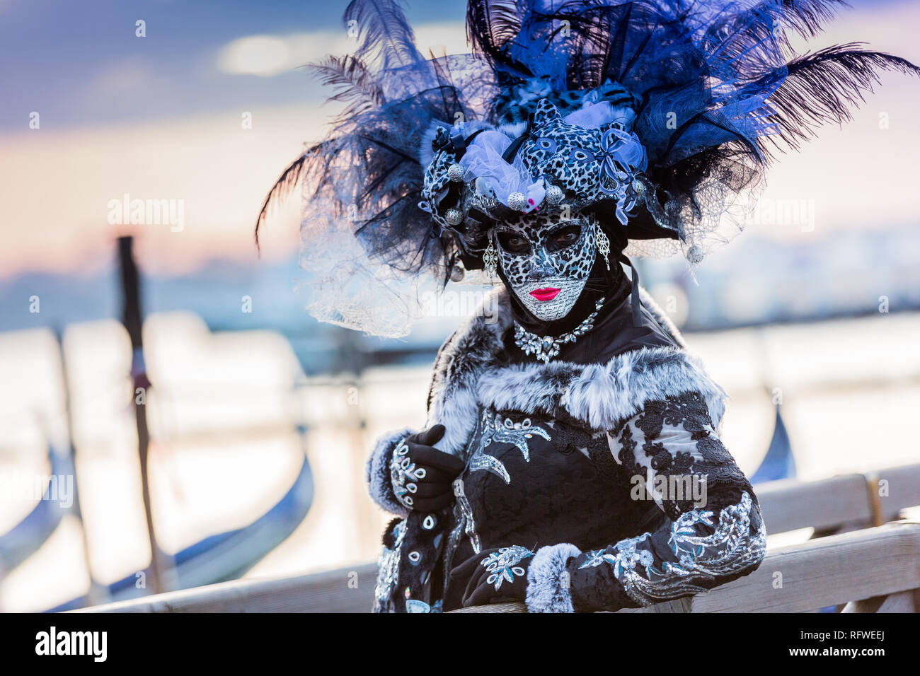 Venedig, Italien. Karneval in Venedig, wunderschöne Maske in der St. Mark's Square. Stockfoto