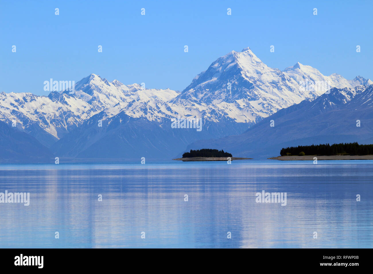 Aoraki/Mount Cook aus Lake Pukaki, Südinsel, Neuseeland Stockfoto