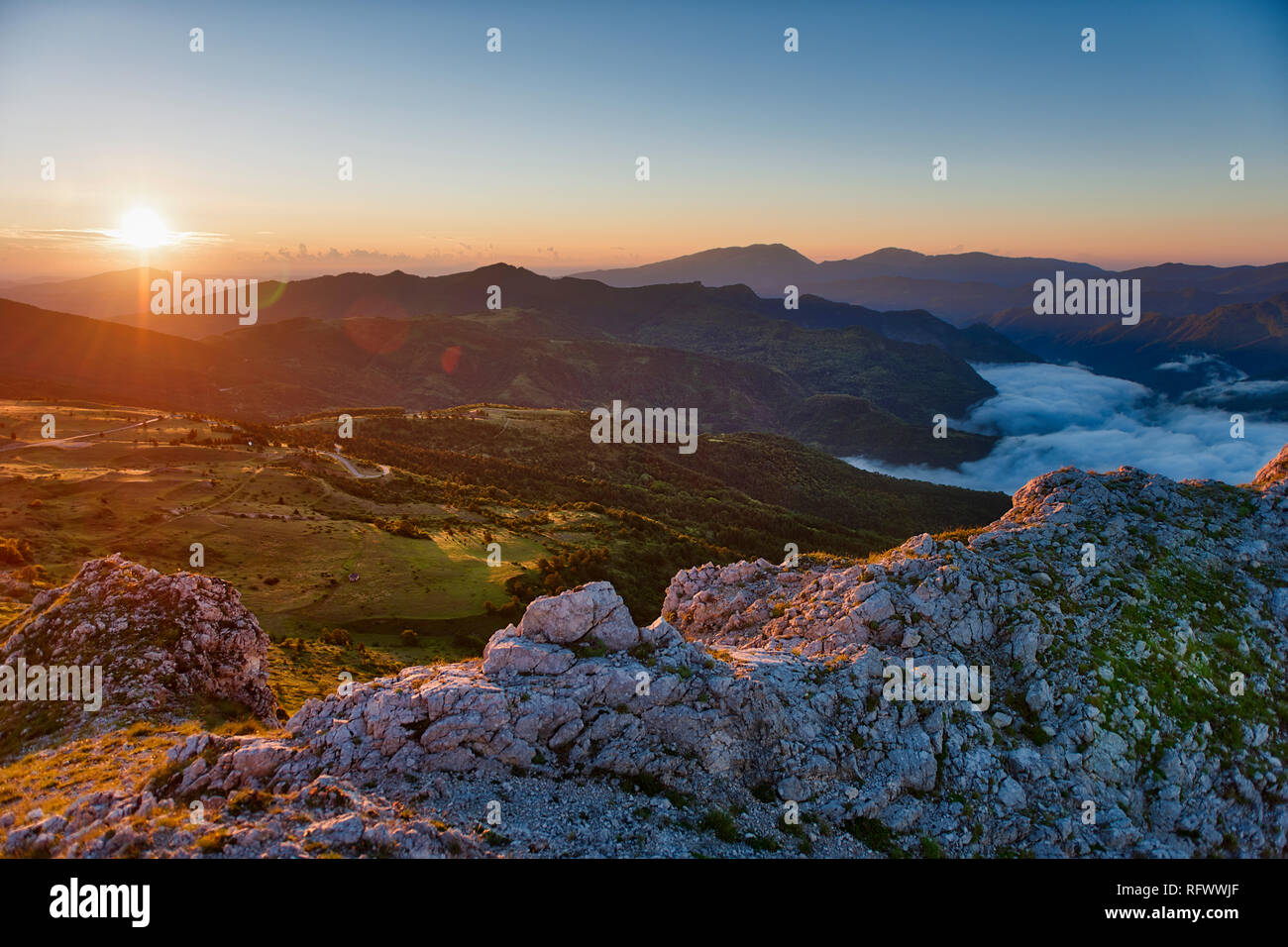 Sonnenaufgang am Sibillini Berge Sibillini Nationalpark, Umbrien, Italien, Europa Stockfoto
