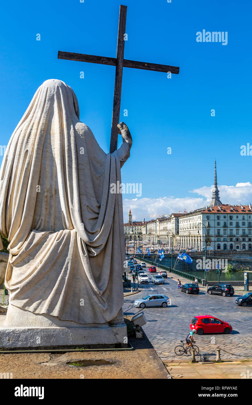 Anzeigen von Pont Vittorio Emanuele von Kirche von Gran Madre di Dio, Turin, Piemont, Italien, Europa Stockfoto