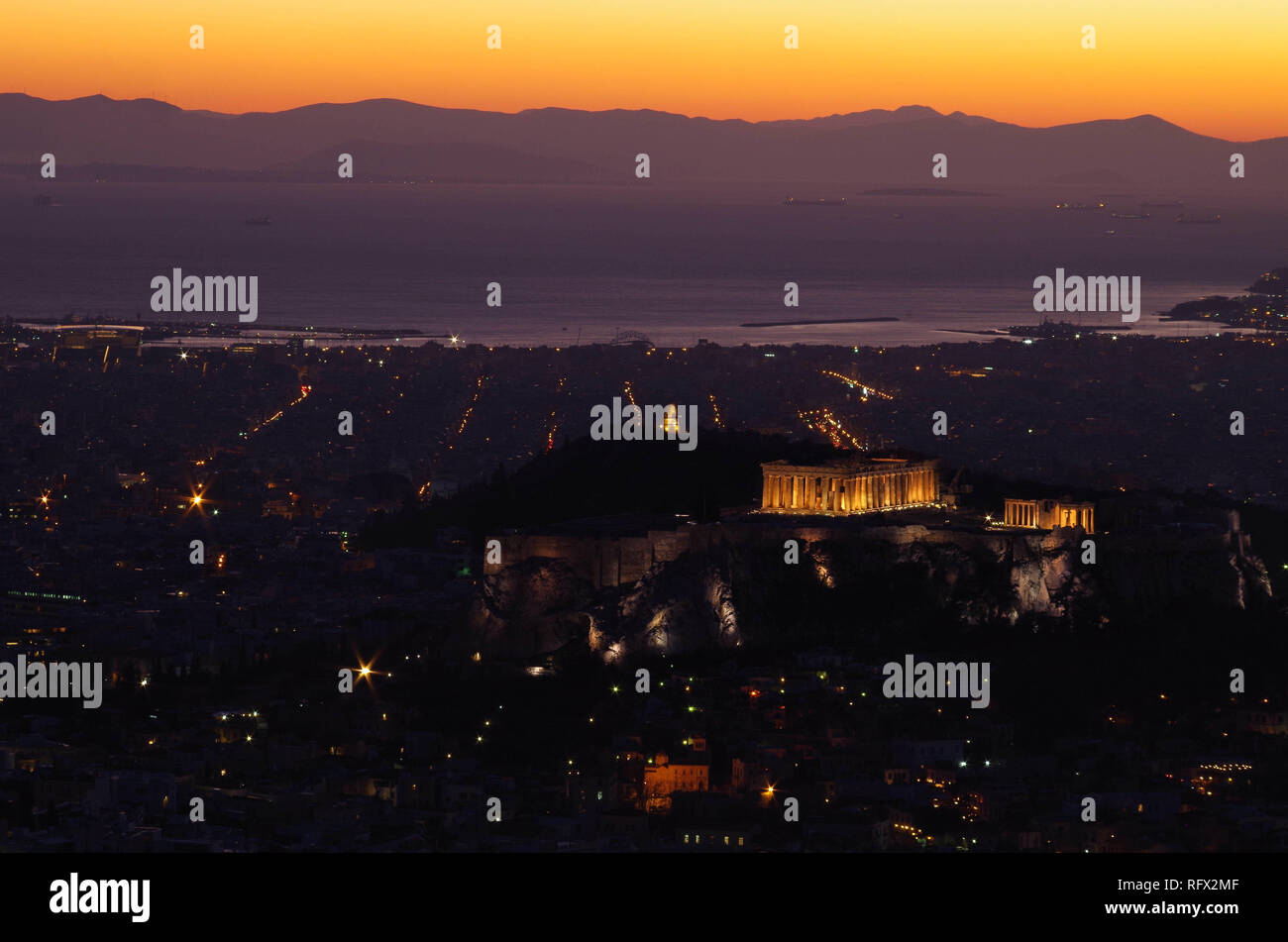 Ein Sonnenuntergang Blick auf die Akropolis in Athen, Griechenland Stockfoto