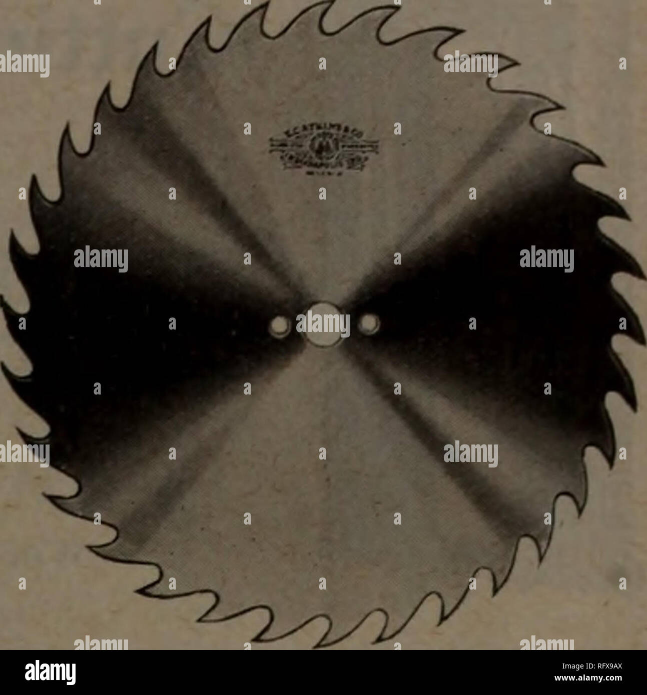 . Kanadische Forstindustrie Juli-Dezember 1919. Holzschlag; Wälder und Forstwirtschaft; Wald; Wald - zellstoffindustrie; Holz verarbeitenden Industrien. Gründe, warum Sie ATKINSS verwenden sollten; al^? 5 Sägen ich Grund Nr. 1 - AtkinS StecI TH E sterling Qualität von Atkins' super Säge Stahl ist an sich schon ein ausreichender Grund für die ausschließliche Verwendung von Atkins' Sägen. Wahre Stahl wie reines Silber, zeigt die Qualität der sein Metall, wenn der reale Test: Atkins ist gefunden, als wahr zu sein, wie es möglich ist, Qualität Werkzeugstahl zu machen. Frei von Mängeln und Nähten, es ist altmodisch mit Begabung und in der Hitze der Glutöfen Stockfoto