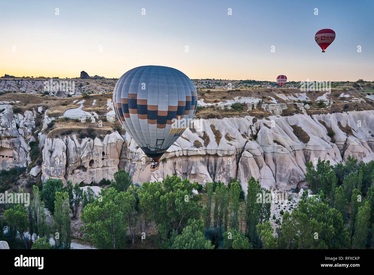 Ein ganz normaler Tag in Kappadokien mit Ballons, Türkei Stockfoto