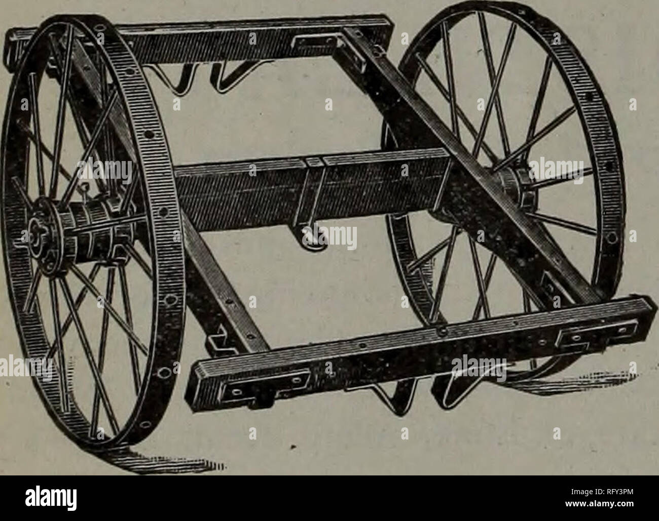 . Kanadische Forstindustrie 1911. Holzschlag; Wälder und Forstwirtschaft; Wald; Wald - zellstoffindustrie; Holz verarbeitenden Industrien. Killam Patent Doppel Saw-Bed, mit schweren Rahmen Schlitten, ar - für Dogger und Setter reichten auf Schlitten zu fahren. Dieses Foto zeigt die doppelte Saw-Bed ohne Sägen. Die vordere sah - wird von o bis 6 Zoll bewegen und den Ausgang der Mühle mindestens 50 Prozent erhöhen. Schreiben für Angebote Killam Patent Doppel Saw-Bed, mit schweren Rahmen der Beförderung. Abnehmbare Holz Lkw mit breiten Reifen Stahlfelgen für Sägewerke, Hobelwerke, Holzlagerplätzen, etc. Dump Karren für Sägewerke Stockfoto