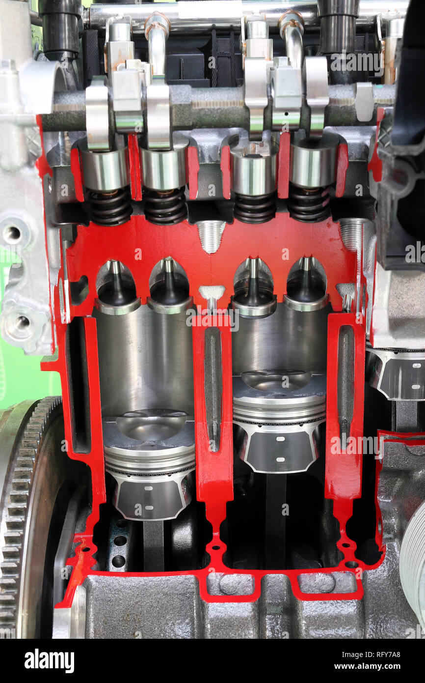 Kolben und Ventile auto motor Detail Stockfotografie - Alamy