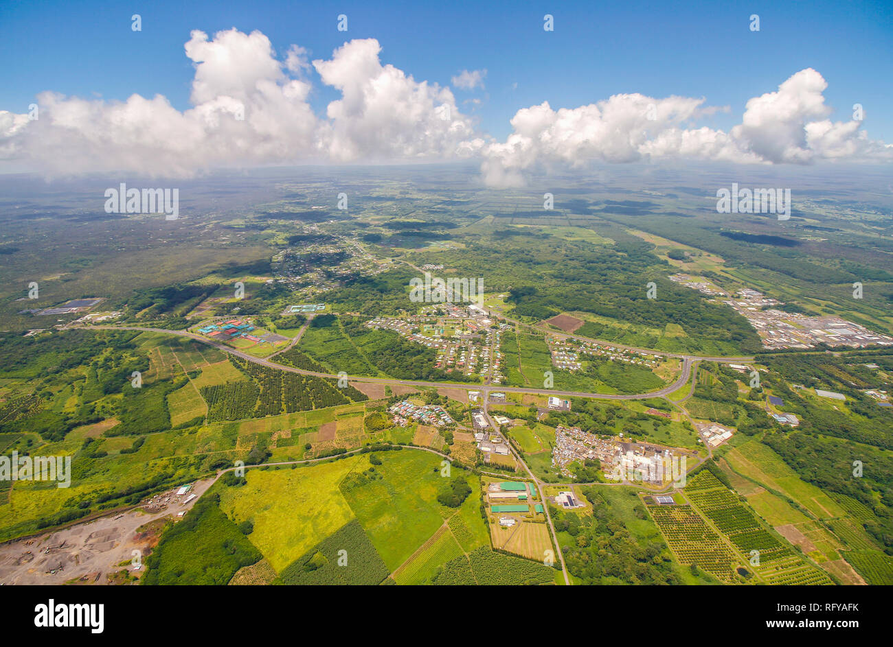 Luftaufnahme von Hilo, eine der größten Städte auf Big Island, Hawaii Stockfoto