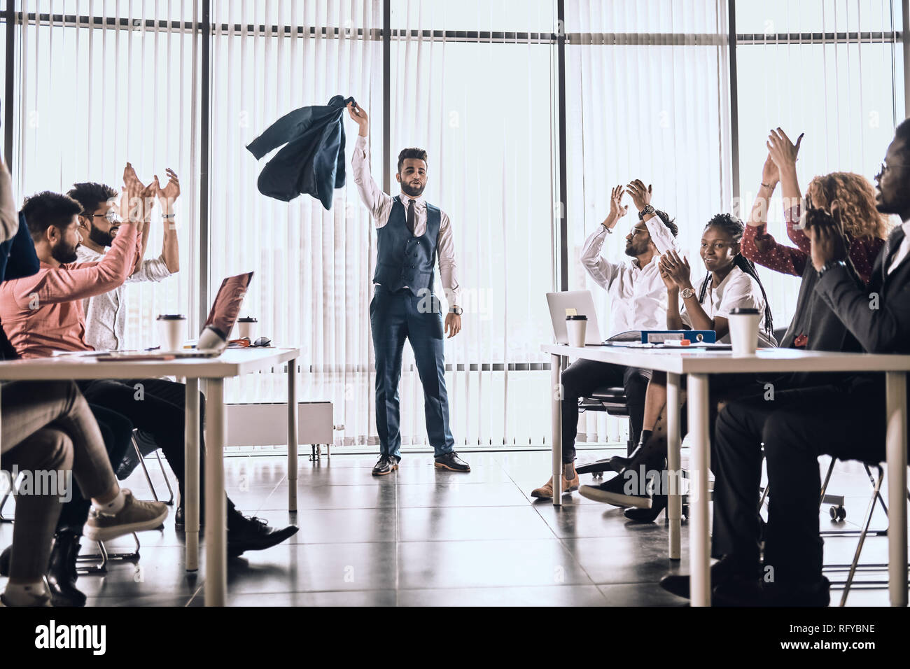 Happy Büro Freude am guten Ergebnisse Ihrer Firma Stockfoto