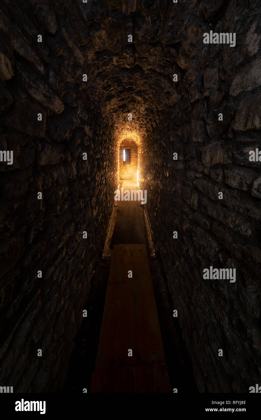 Alte mittelalterliche Stein Tunnel in Vitoria, Alava Stockfoto