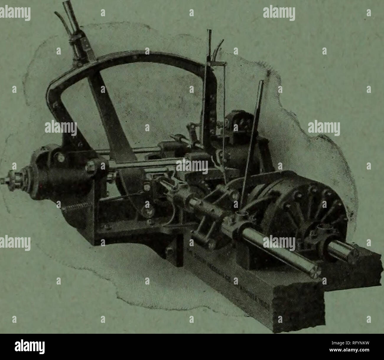 . Kanadische Forstindustrie 1903. Holzschlag; Wälder und Forstwirtschaft; Wald; Wald - zellstoffindustrie; Holz verarbeitenden Industrien. Die KANADA LUMBERMAN Die Wm. Hamilton Mfg. Co., Limited, Erbauer einer kompletten Linie der SÄGEWERK MASCHINEN zeigen wir hiermit eine unserer Spezialitäten - die neuesten und besten Stil von Dampf Trendsetter - unsere kombinierten Dampf- und Ratsche Set funktioniert Ein werfen von Tr?e Hebel wird von 1/64 Zoll bis 4 Zoll geben, außer die Sägeblattstärke. Es ist kein Experiment, sondern ein bewährtes ausge- sity in allen Sägewerken. Holzfäller sägen starke Material und Dimen-sion Schnittholz exportieren wird es eine gr Stockfoto