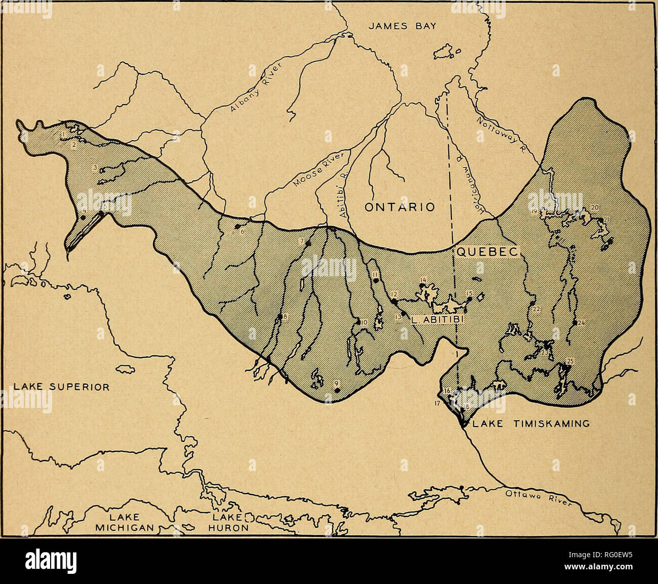 . Die kanadische Feld - naturforscher. 164 Die kanadische Field-Naturalist [Vol. 71. Abbildung 1. Karte der Lehm Gürtel. 1. Ogoki See 2. O'Sullivan See 3. Nakina 4. Geraldton 5. Longlac 6. Hearst 7. Kapuskasing 8. Elsas, Kapuskasing See 9. Gogama 10. Timmins n. Glatte Felsen fällt 12. Cochrane 13. Irokesen fällt 14. Gebüsch 15. La Sarre 16. New Liskeard 17. Kirkland Lake 18. Ville Marie 19. See Mattagami 20. See Au Goeland 21. Waswanipi Hudson's Bay Company Post 22. Amos 23. Val d'Or 24. Senneterre 25. See Granet. Bitte beachten Sie, dass diese Bilder aus gescannten Seite Bilder, die Grabung wurden extrahiert werden Stockfoto