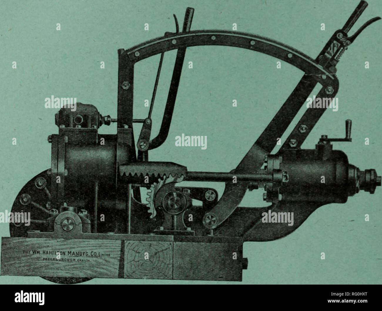 . Kanadische Forstindustrie 1909. Holzschlag; Wälder und Forstwirtschaft; Wald; Wald - zellstoffindustrie; Holz verarbeitenden Industrien. GANADA LUMBERMAN UND WOODWORKER PETERBORO SÄGEWERKE mi-TnnmtmmniTniwtnnimi ich wie erhöhen Sie können Ihren Nettogewinn $ 2.000,00. Diese vier-Zoll DAMPF SET FUNKTIONIERT wird es tun es heraus auf diese Weise: In den ersten Platz, unsere Kunden, sich Zustand sie Schneiden auf durchschnittlich 2.000 Fuß mehr Schnittholz pro Tag mit dieser Trendsetter und einer durchschnittlichen Sägen Saison enthält 150 Arbeitstage sind. * Das heißt, ihren Schnitt incieased werden 300.000 fühlen pro &Amp; Eason. Jetzt ist was es zu gehen c Stockfoto