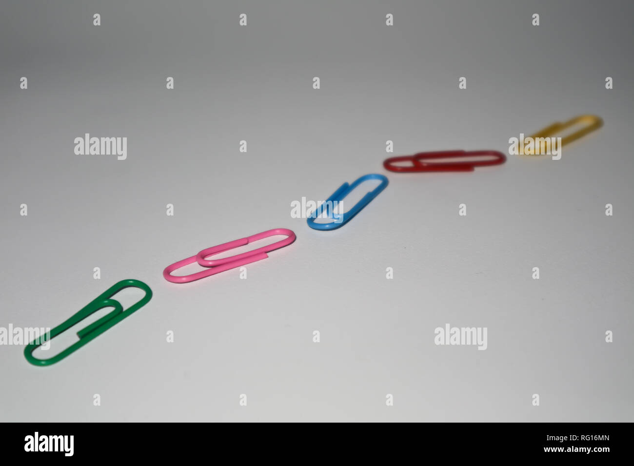 Progressive Anmelden bunte Clips Stockfoto