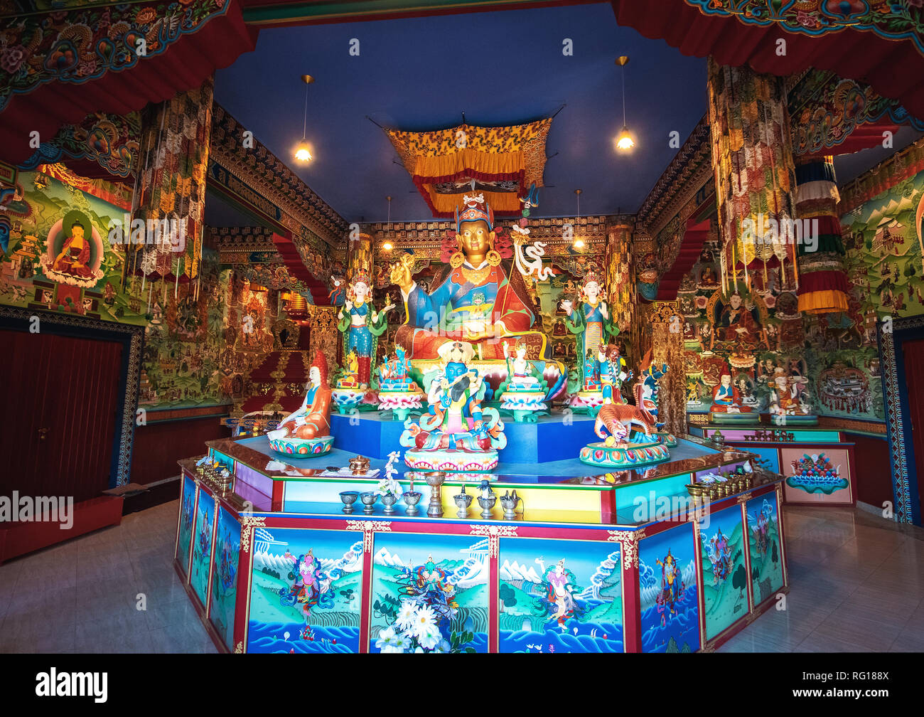 Statue von Guru Rinpoche, Chagdud Gonpa Khadro Ling im Buddhistischen Tempel - Tres Coroas, Rio Grande do Sul, Brasilien Stockfoto