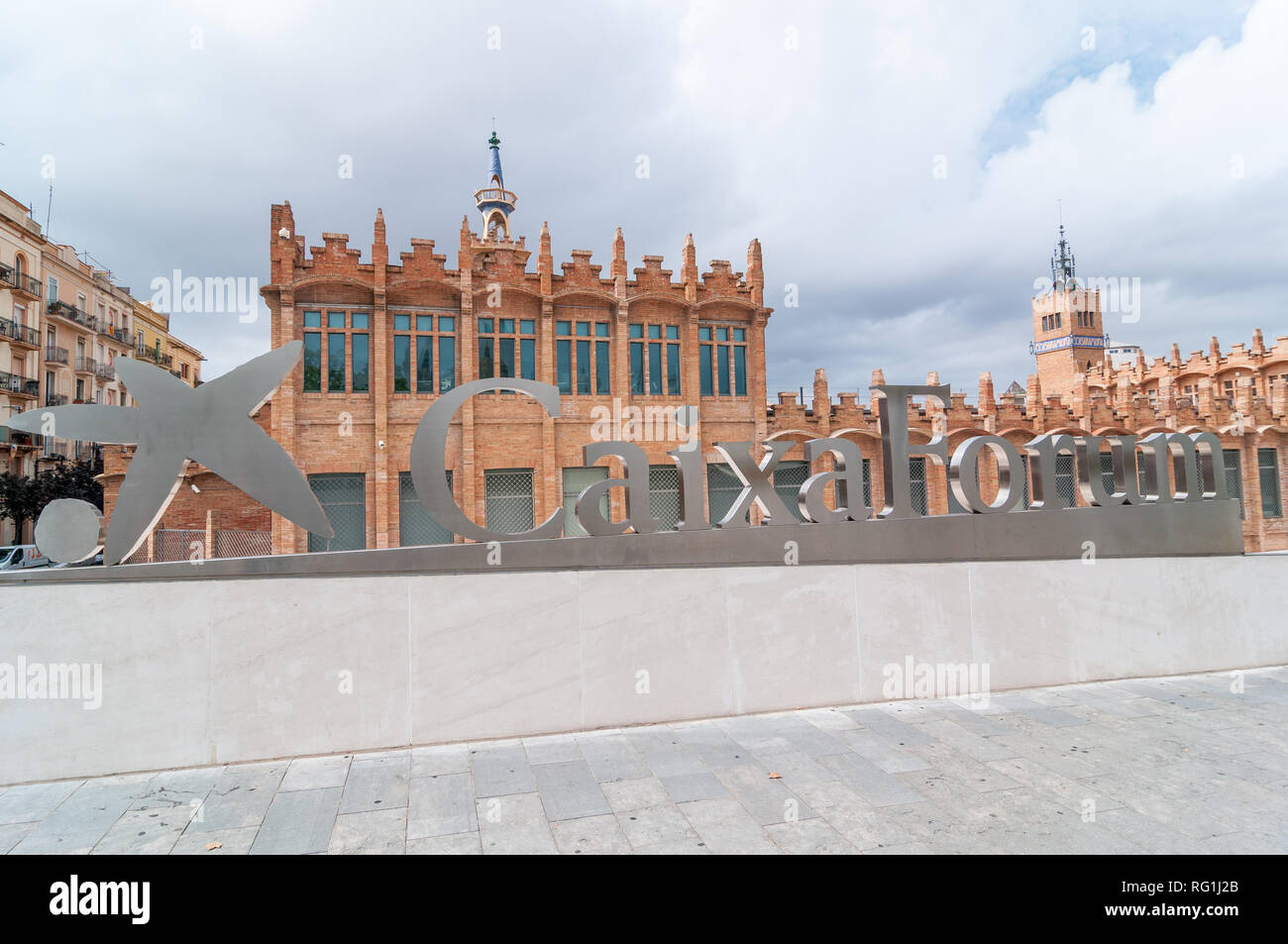 Blick auf CaixaForum Barcelona, Kunstgalerie, Gebäude war ursprünglich Textilfabrik Stockfoto