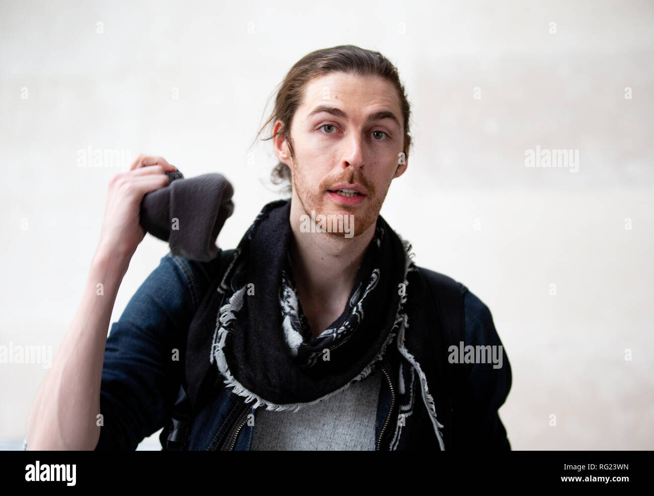 London, Großbritannien. 27. Januar, 2019. Andrew Hozier-Byrne vom Hozier mononym'', die BBC-Studios Blätter bekannt. Er hatte einen großen Hit mit dem Song: "Mir Kirche'. Credit: Tommy London/Alamy leben Nachrichten Stockfoto