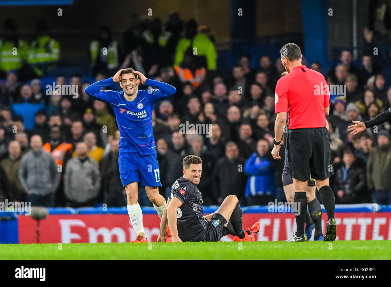 London, Großbritannien. 27. Januar 2019. Mateo Kovacic von Chelsea während der vierten Runde des FA Cup Match zwischen Chelsea und Sheffield Mittwoch an der Stamford Bridge, London, England am 27. Januar 2019. Foto von Adamo di Loreto. Nur die redaktionelle Nutzung, eine Lizenz für die gewerbliche Nutzung erforderlich. Keine Verwendung in Wetten, Spiele oder einer einzelnen Verein/Liga/player Publikationen. Credit: UK Sport Pics Ltd/Alamy leben Nachrichten Stockfoto