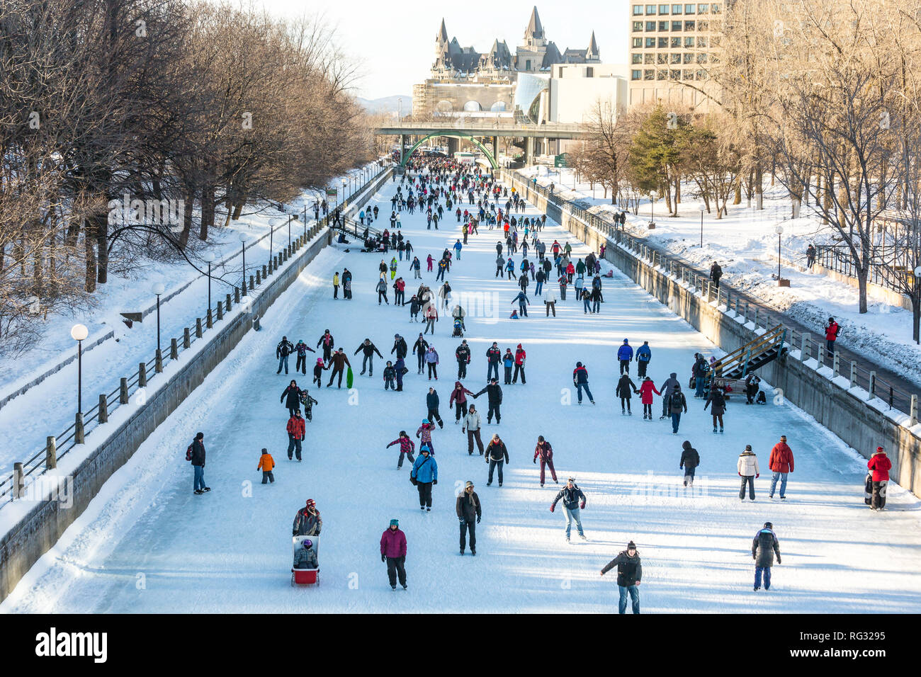 Schlittschuhlaufen auf den Rideau Canal, Ottawa, Kanada Stockfoto