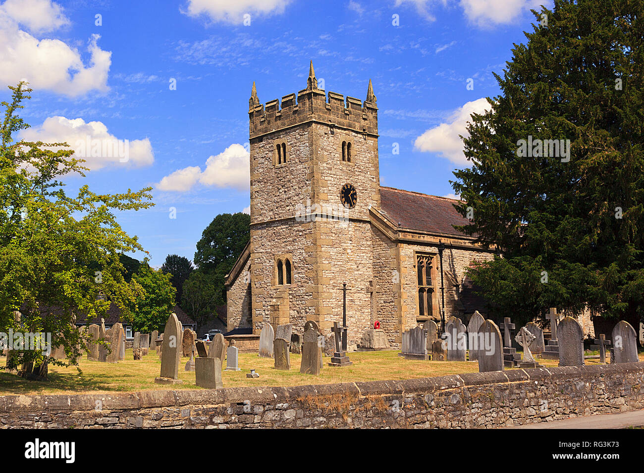 Kirche der Heiligen Dreifaltigkeit in Ashford im Wasser Derbyshire UK Stockfoto