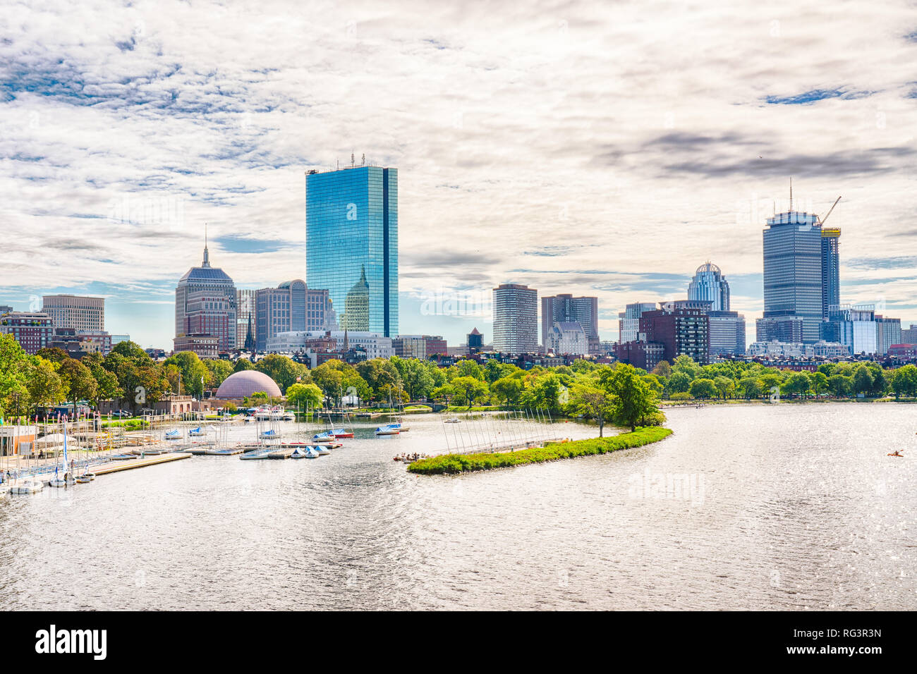 Boston, Massachusetts Skyline der Stadt entlang des Charles River Stockfoto