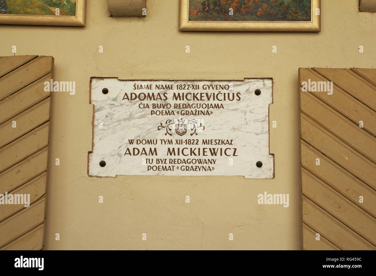 Litauen, Vilnius: Juln 2018: Gedenktafel am Haus Adam Mickiewicz im Jahre 1822 lebte, war Stockfoto