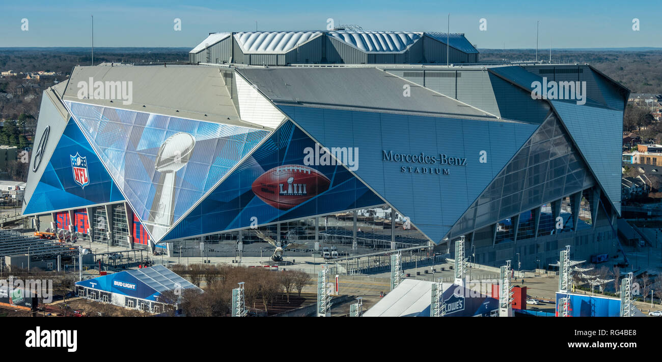 Panoramablick auf das Luftbild von Mercedes-Benz Stadion in Atlanta, Georgia, Heimat des NFL Super Bowl LIII. (USA) Stockfoto