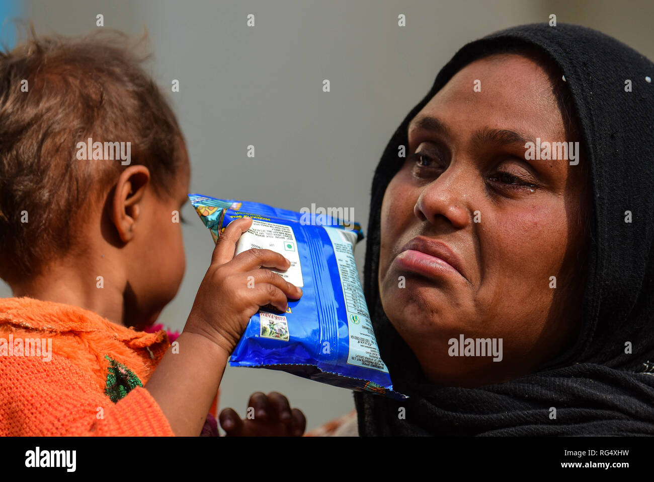 Januar 22, 2019 - Andhra Pradesh, Indien, 22. Januar 2018. 31 Rohingyas, der auf dem India-Bangladesh Grenze für drei Tage gestrandet waren, sind an der Amtali Polizeistation gehalten, nachdem sie von der Indischen Grenze Sicherheit Kraft (BSF) verhaftet wurden und übergab die Tripura Polizei am Dienstag. Die Rohingyas inhaftiert wurden durch die bangladeschischen Grenzschutzbeamten im Niemandsland zwischen der internationalen Grenze von Indien und Bangladesch entlang West Tripura district, denn beide Staaten weigerten sich, sie zu akzeptieren, bis Dienstag Morgen, wenn BSF vereinbart, sie zu verhaften und sie der Polizei übergeben wollten, Beenden einer Distanzhülse mit t Stockfoto