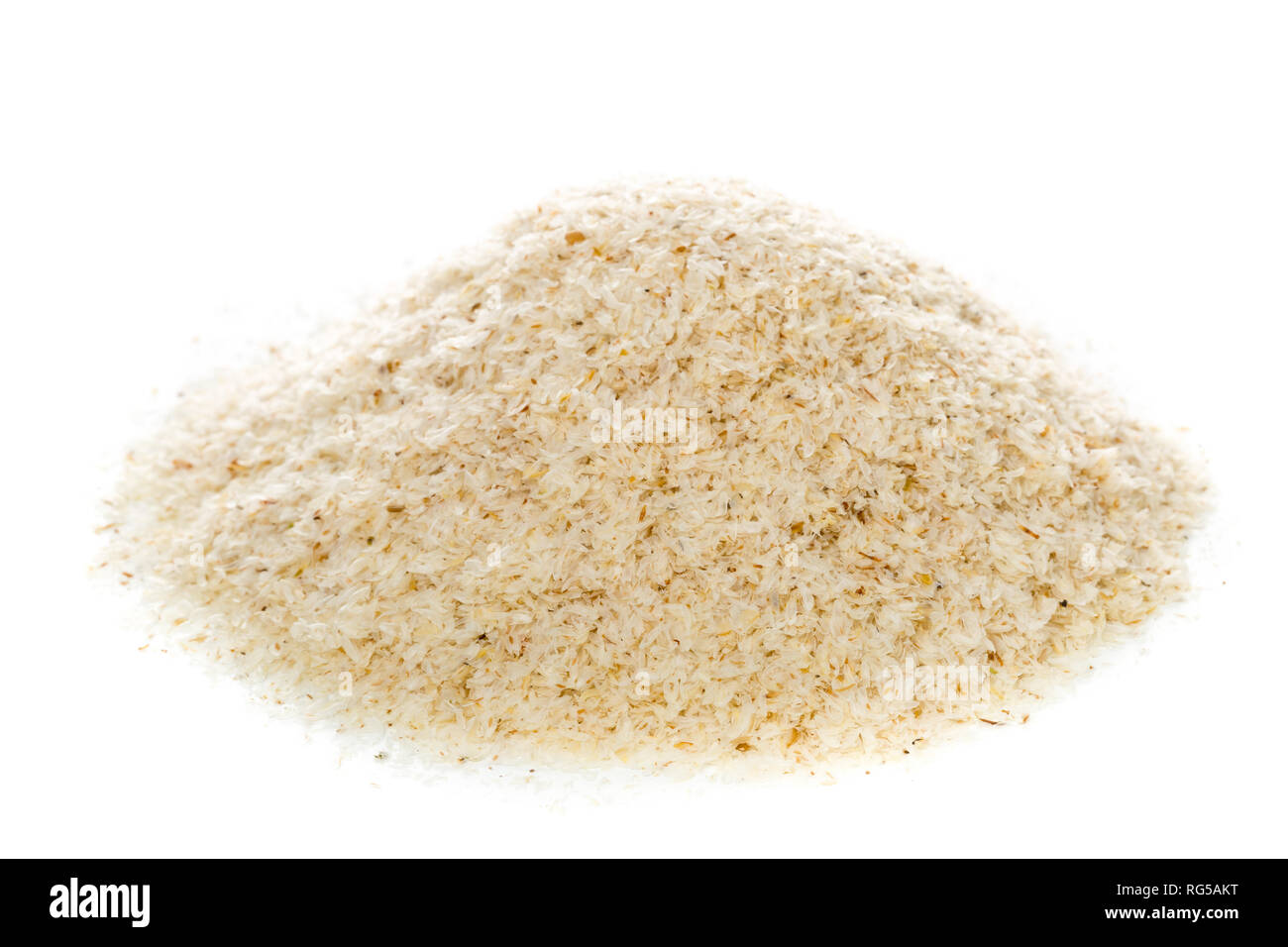 Haufen psyllium husk Über weißen Hintergrund. Psyllium husk auch genannt Isabgol ist Faser aus den Samen von Plantago ovata Werk in Indien gefunden abgeleitet. Stockfoto