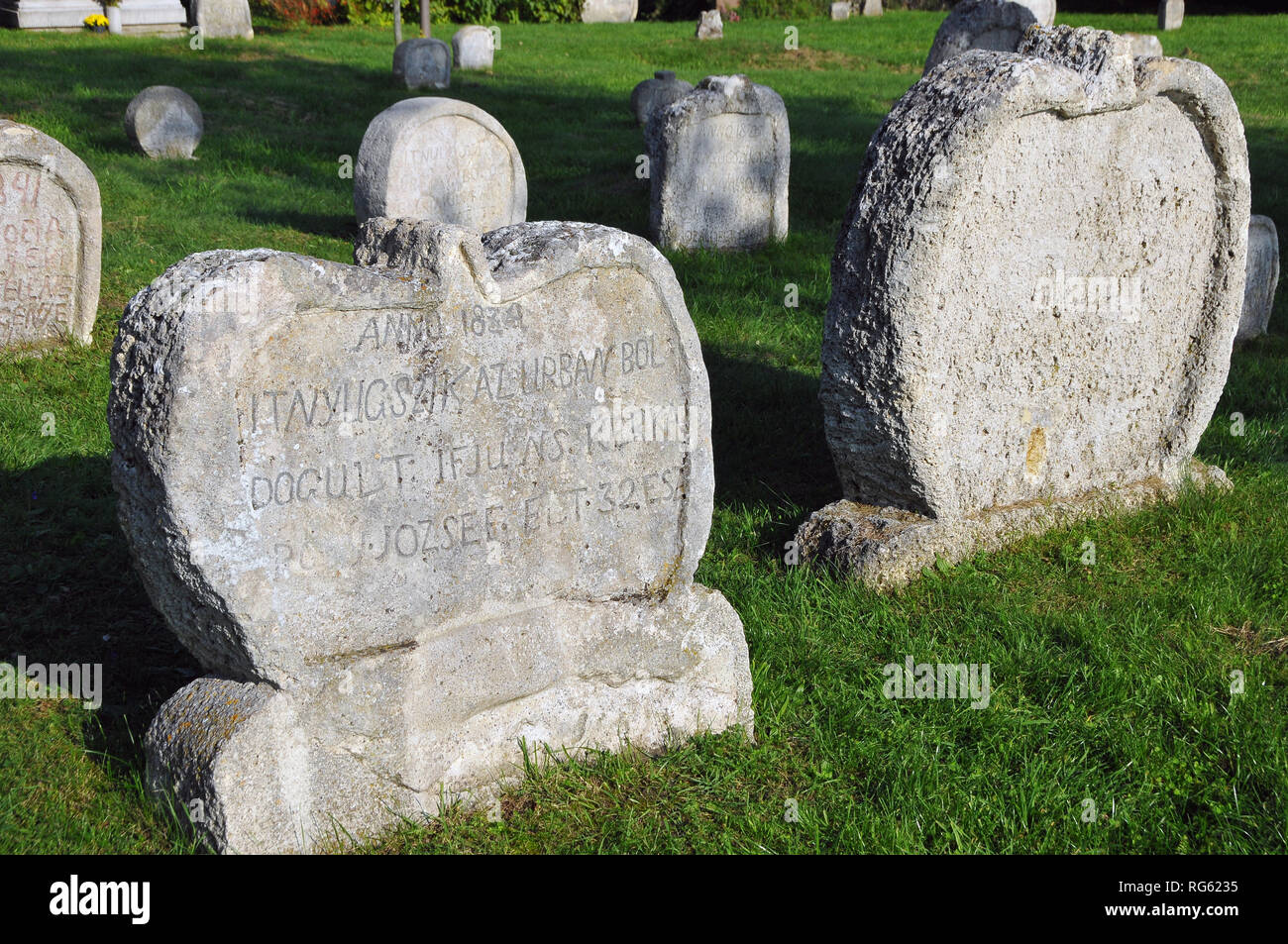 Herzformige Grabsteine 19 Jahrhundert In Der Beruhmten Friedhof In Balatonudvari Ungarn Stockfotografie Alamy