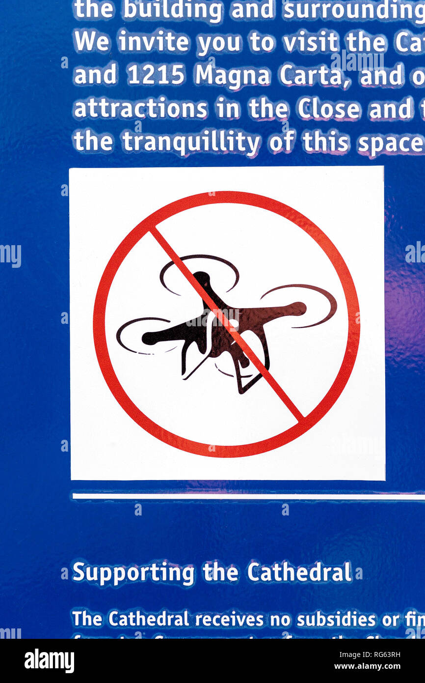 Fliegende Drohnen Verboten Schild an der Kathedrale von Salisbury GROSSBRITANNIEN Stockfoto