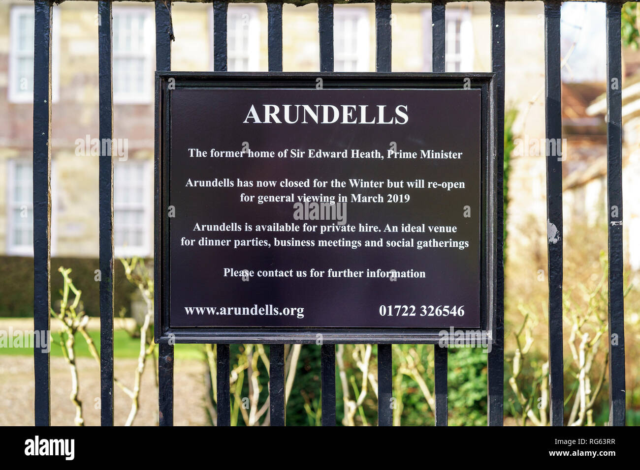 Hinweisschild für Arundells das ehemalige Haus des verstorbenen Sir Edward Heath Stockfoto