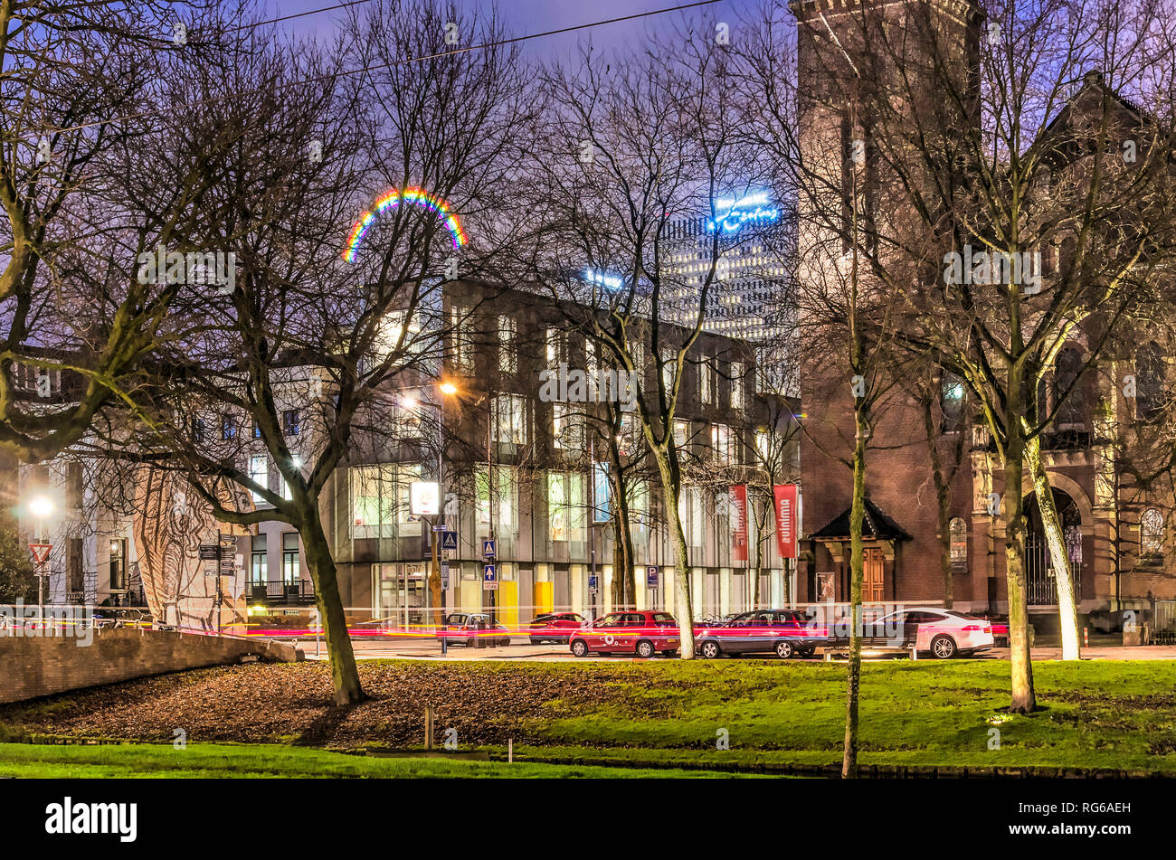 Rotterdam, Niederlande, 14. Januar 2019: Früh am Morgen Blick über Westersingel Kanal in Richtung Boymans Museum, Arminius Kirche und Inder Abstand Stockfoto