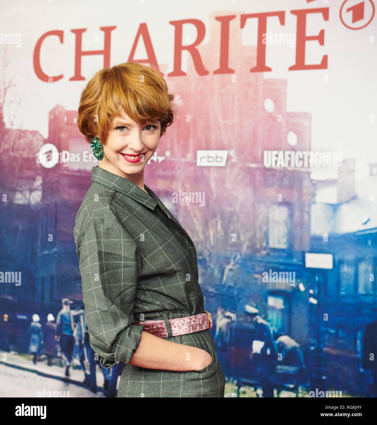 sarah-bauerett-fotos-und-bildmaterial-in-hoher-aufl-sung-alamy