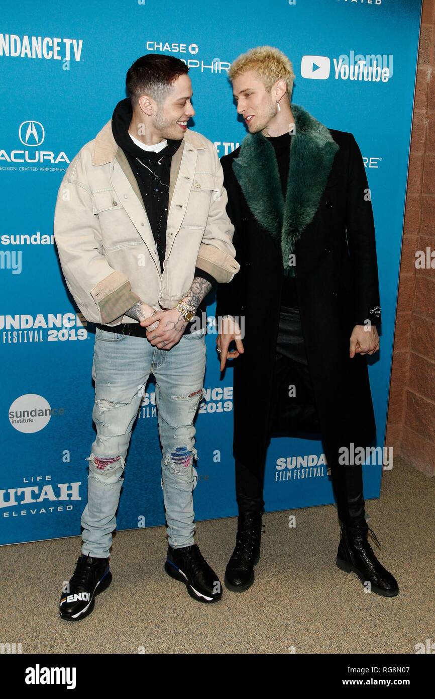 Park City, UT, USA. 28 Jan, 2019. Peter Davidson, Colson Baker (aka 'Machine Gun Kelly") bei der Ankunft für die grosse Zeit der Adoleszenz Premiere auf dem Sundance Film Festival 2019, George S. und Dolores Eccles Center für Darstellende Künste, Park City, UT 28. Januar 2019. Credit: JA/Everett Collection/Alamy leben Nachrichten Stockfoto