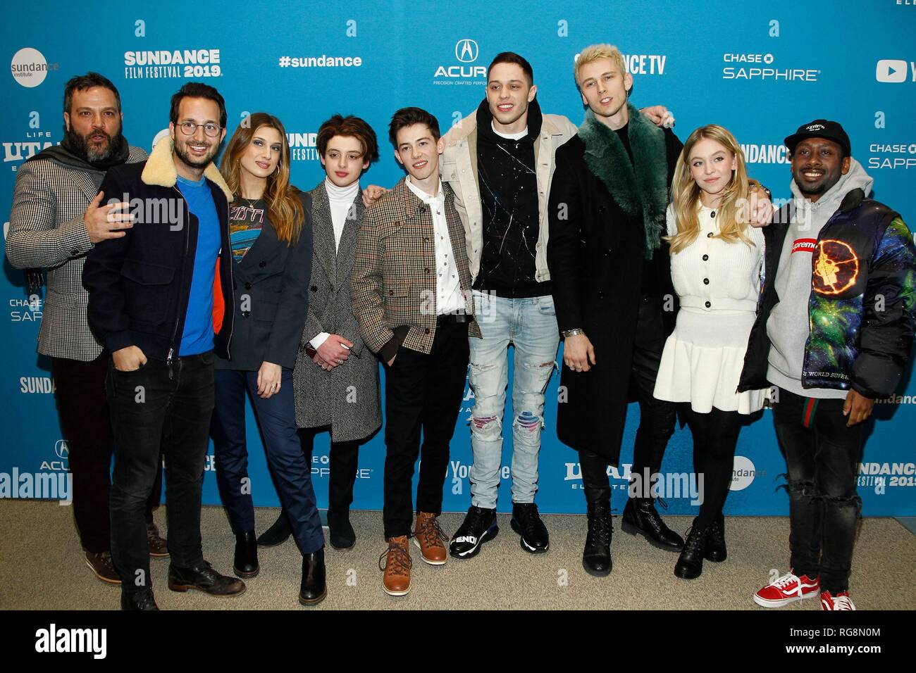 Park City, UT, USA. 28 Jan, 2019. Jeremy Garelick, Jason Orley, Emily Arlook, Thomas dem Barbusca, Griffin Gluck, Peter Davidson, Colson Baker (aka 'Machine Gun Kelly'), Sydney Sweeney, Jordanien Rock bei der Ankunft für die grosse Zeit der Adoleszenz Premiere auf dem Sundance Film Festival 2019, George S. und Dolores Eccles Center für Darstellende Künste, Park City, UT 28. Januar 2019. Credit: JA/Everett Collection/Alamy leben Nachrichten Stockfoto