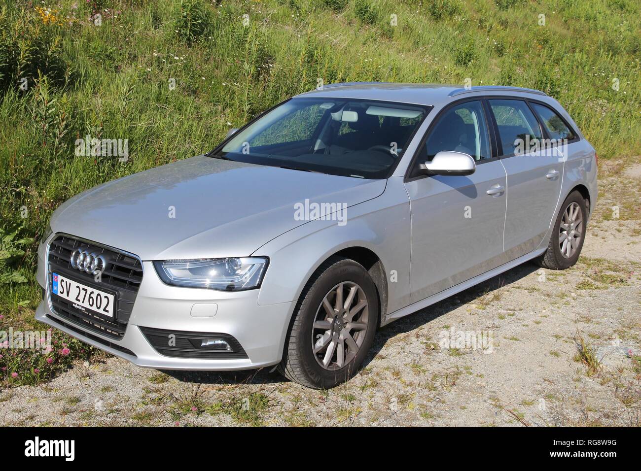 TELEMARK, Norwegen - 15. JULI 2015: Audi A4 Avant B8 in Norwegen geparkt. Audi hergestellt werden mehr als 2 Millionen Fahrzeuge im Jahr 2015. Stockfoto