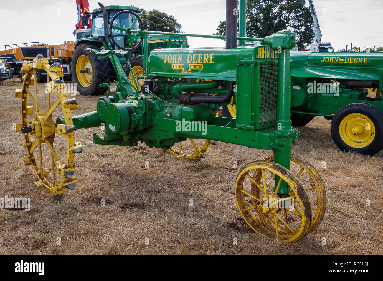 1936 Unstyled John Deere B, 4 Schrauben der vorderen Sockel, Traktor auf Anzeige an die 2018 Starten Griff Club Sommer zeigen, Norfolk, Großbritannien. Stockfoto