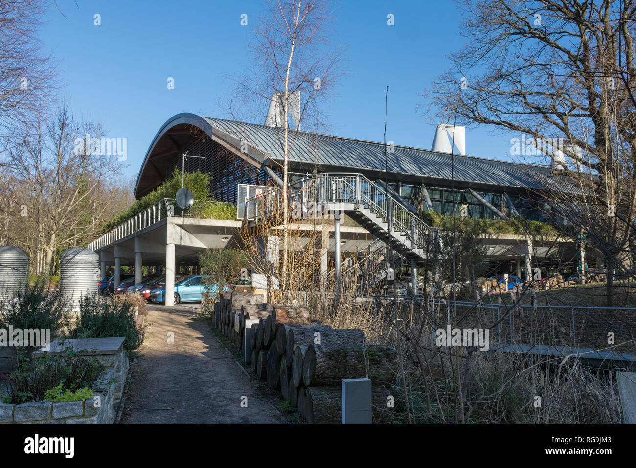 Der Living Planet Center, dem Sitz der World Wildlife Fund (WWF) in Woking, Surrey, Großbritannien. Außen oder Äußere des Gebäudes Stockfoto