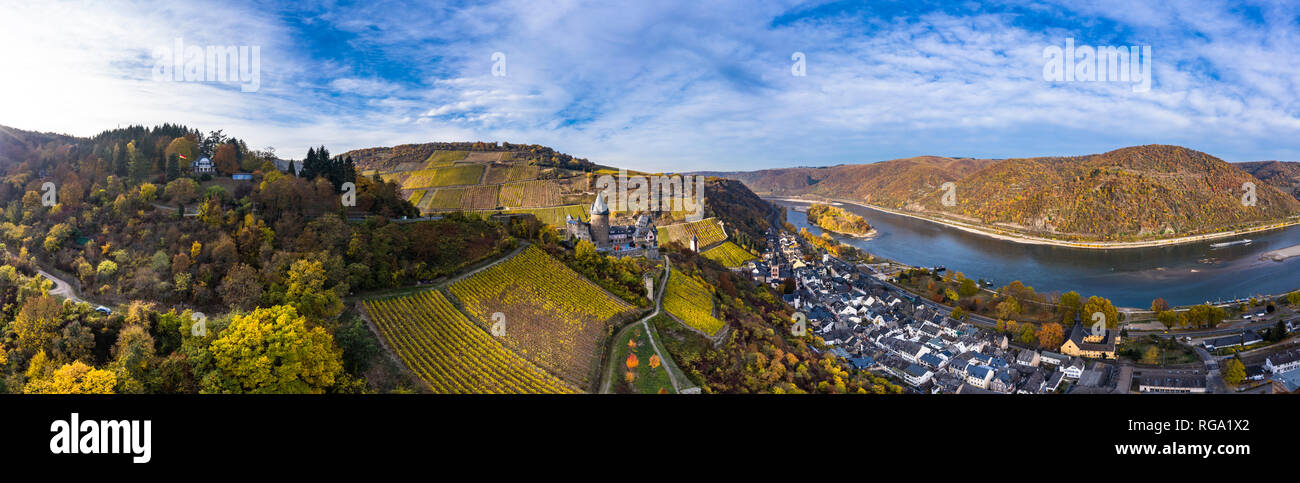 Deutschland, Bracharach, Luftaufnahme der Burg Stahleck Stockfoto