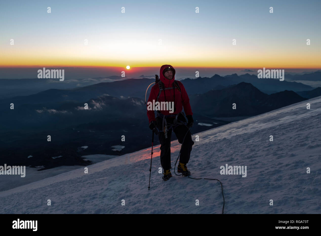 Russland, Obere Baksan Valley, Kaukasus, Bergsteiger, aufsteigend Elbrus Stockfoto