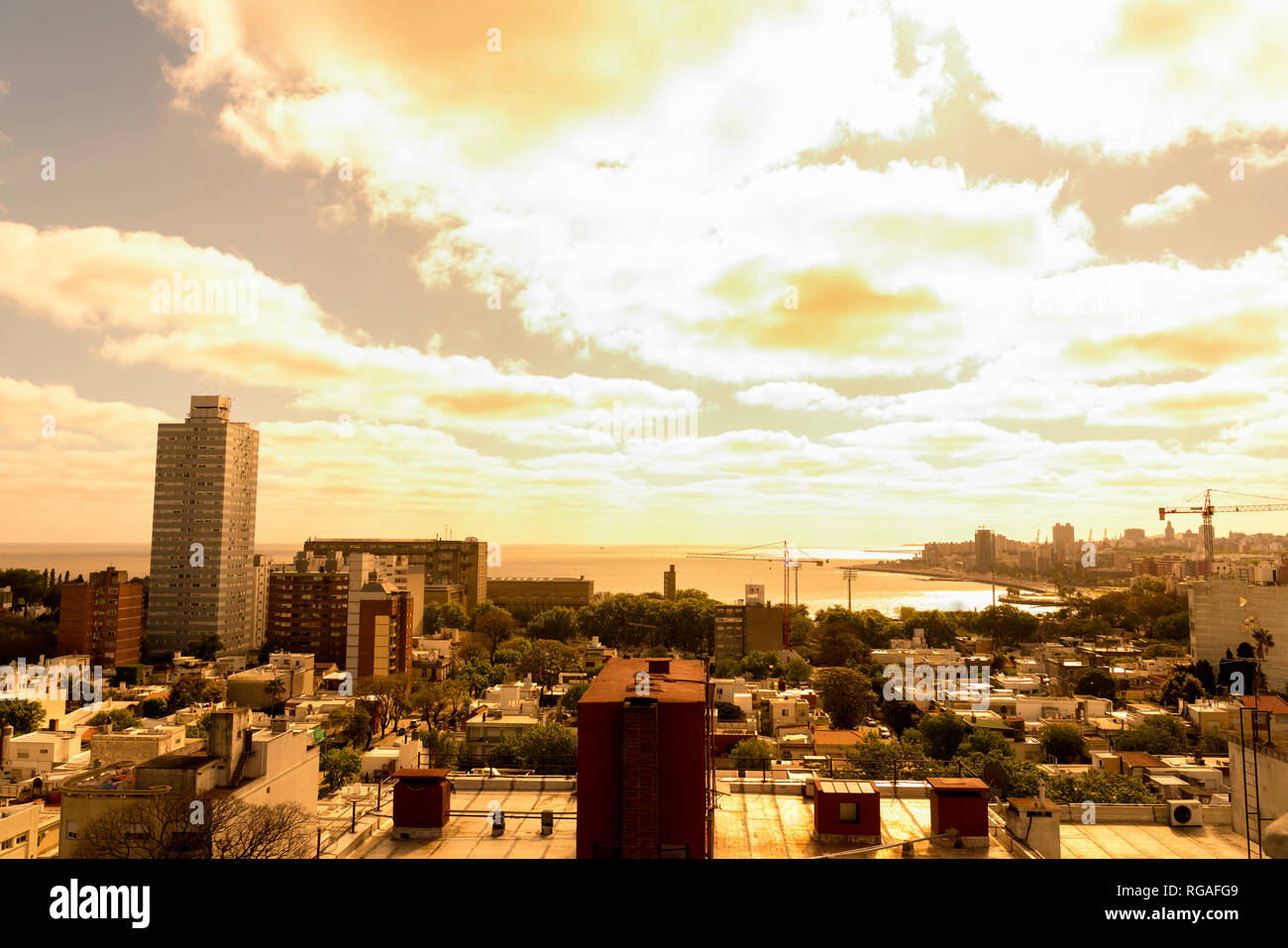 Uruguay, die Skyline von Montevideo bei Sonnenuntergang Stockfoto