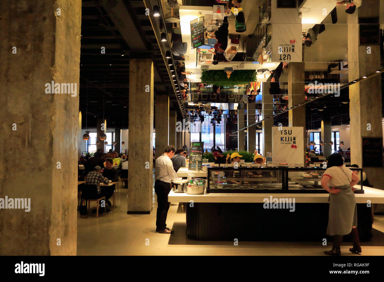 Food Court in Merchandise Mart. Chicago, Illinois/USA. Stockfoto