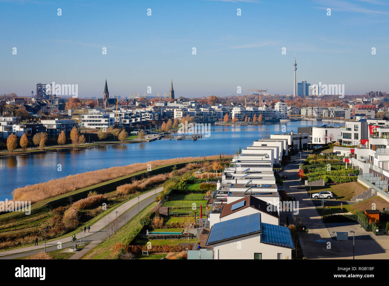 Dortmund, Nordrhein-Westfalen, Ruhrgebiet, Deutschland - Entwicklung des neuen Gehäuses am Phoenix See Phoenix ist eine künstlich geschaffene See auf der Fo Stockfoto