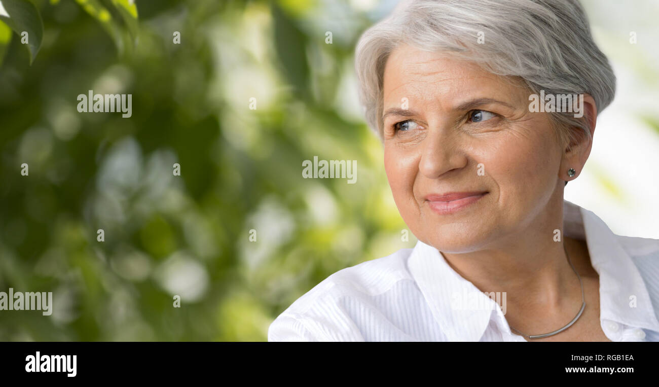 Portrait von lächelnden älteren Frau Stockfoto